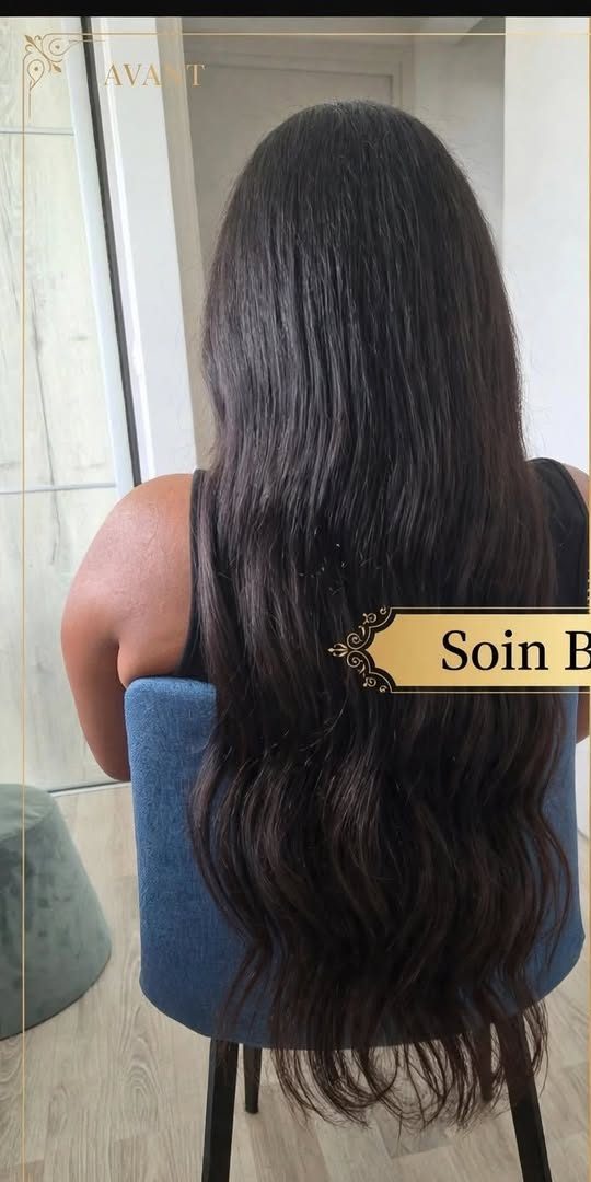 Cheveux avant le soin Botox : longueurs ondulées et frisottées